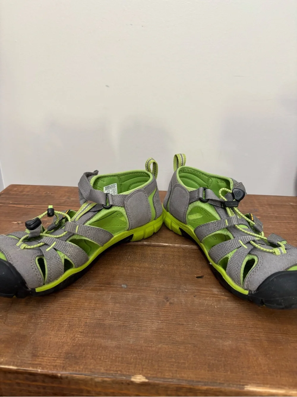 Kids Keen Sea Camp Gray and Lime Green Outdoor Sandals Boys Size 5